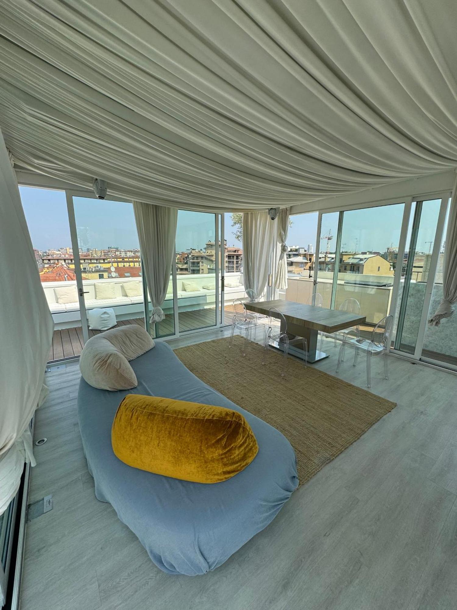 Skyjungle, Luxury Penthouse Private Pool And Appartement Milan
